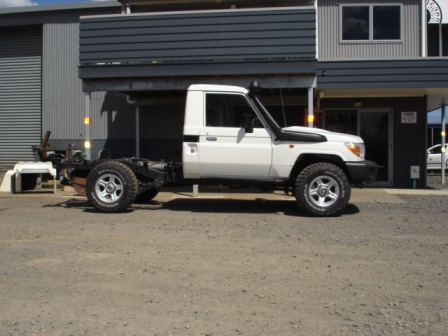 Toyota Landcruiser BEFORE custom made deck fitted